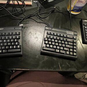 Kinesis Freestyle 2 Ergonomic Split Keyboard & 10-Key NEW